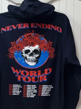 World Tour Premiere Grateful Dead Style Hoodie Sweatshirt L New NWOT